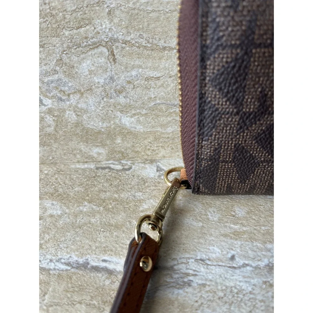 Michael Kors Wristlet Wallet Womens One Size Brown Signature Logo Zip Around
